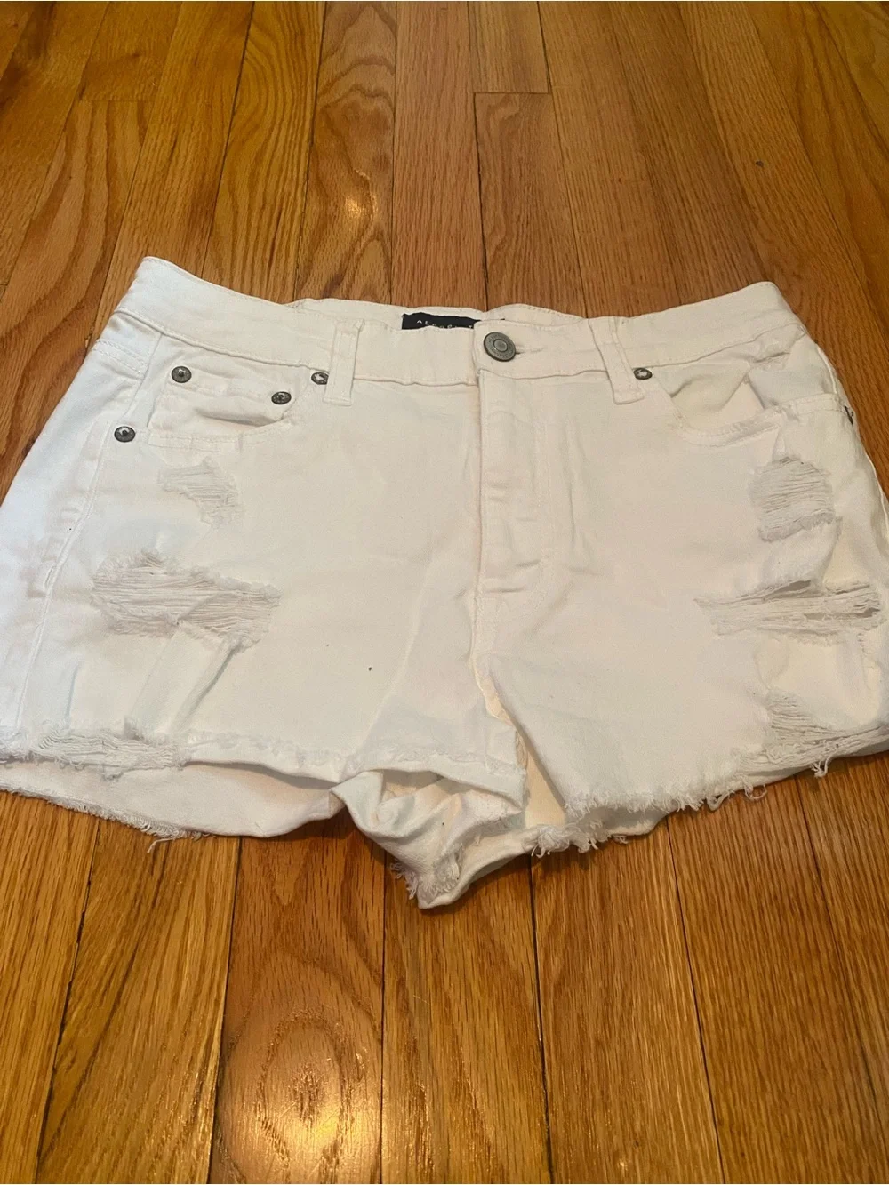 White Distressed Women’s Denim Shorts from Aeropostale - Picture 1 of 5